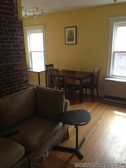 Building Photo - 229 Harvard St