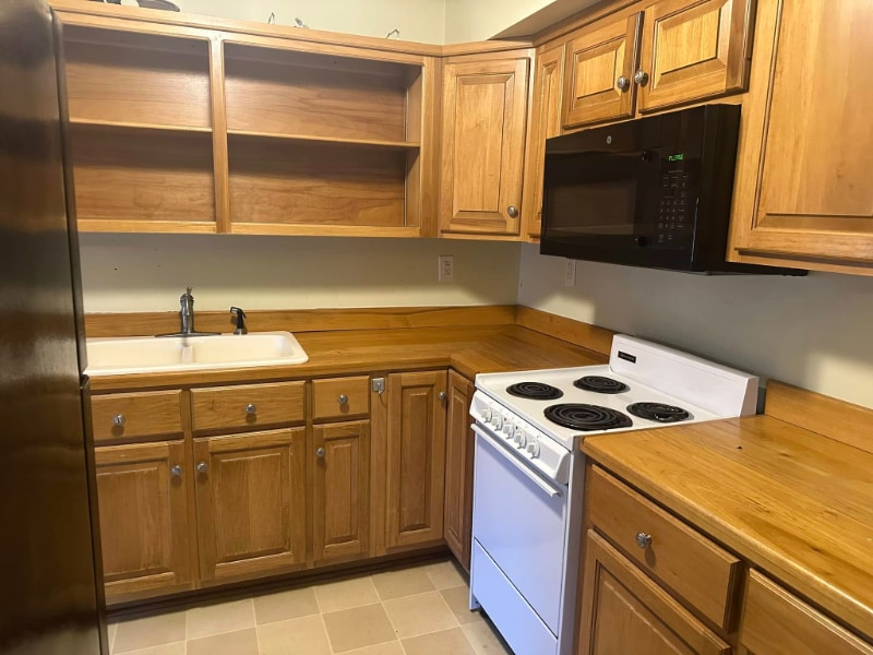 Building Photo - 0000 Avenues