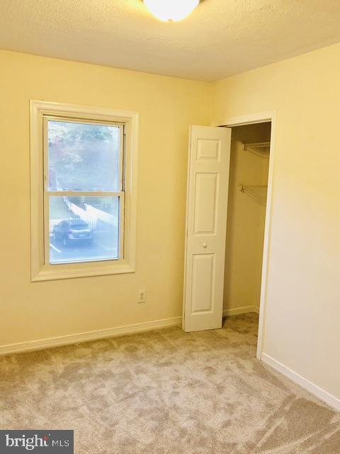 Building Photo - 2916 Wren Ct