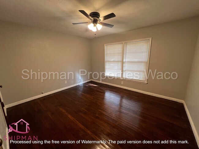 Building Photo - 3917 Maple Ave