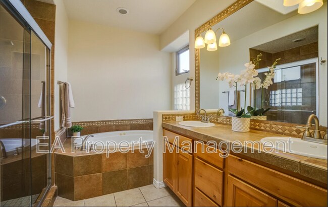 Building Photo - 8736 Desert Fox Way NE