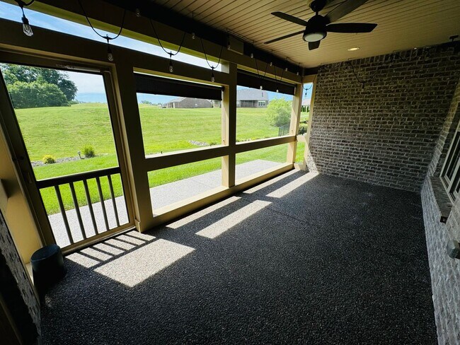 Building Photo - 2-Level Condo in Five Oaks of Lebanon