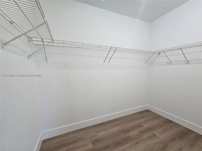 Building Photo - 129 Riverwalk Cir