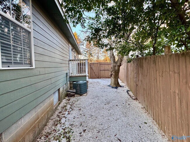 Building Photo - 4013 Pine Ave SW