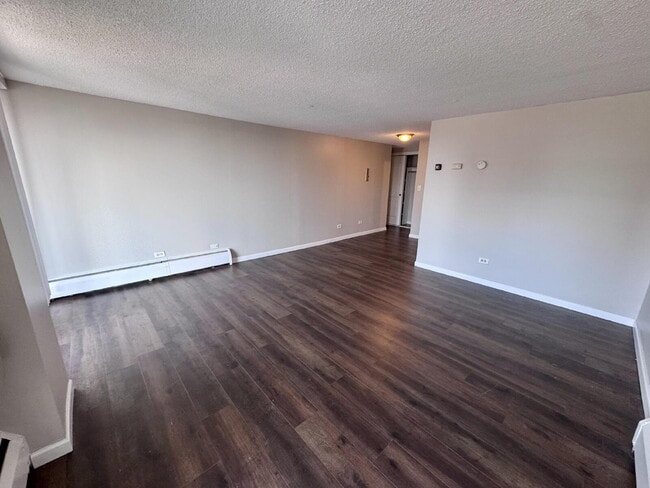 Building Photo - 799 Dahlia St