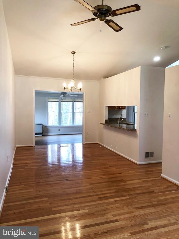 Building Photo - 15153 Woodsman Ln