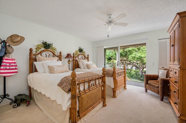 Building Photo - 2 Park Shores Cir