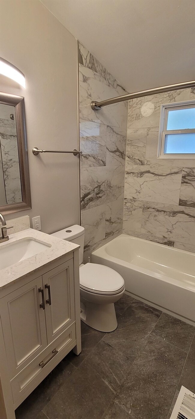 Building Photo - 1210 Carson Dr