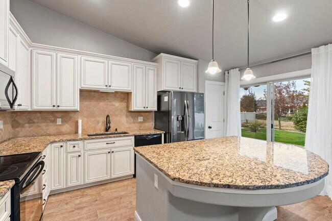 Building Photo - 5070 W Torana Dr