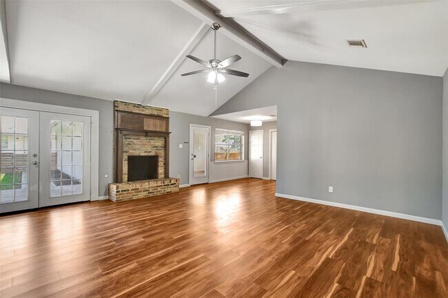 Building Photo - 25802 Maplewood Dr