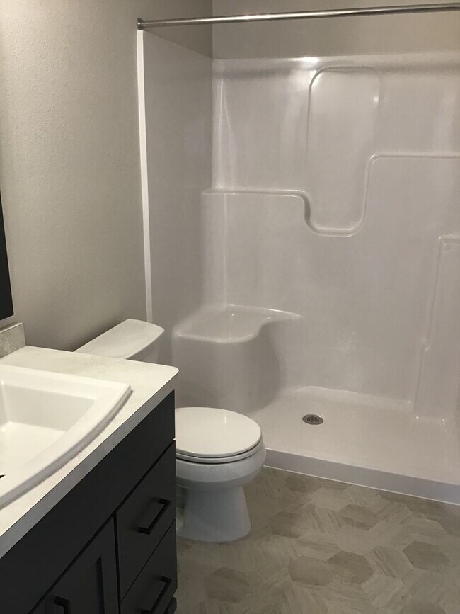 Building Photo - 3 Bed 3 Bath Single Family Home