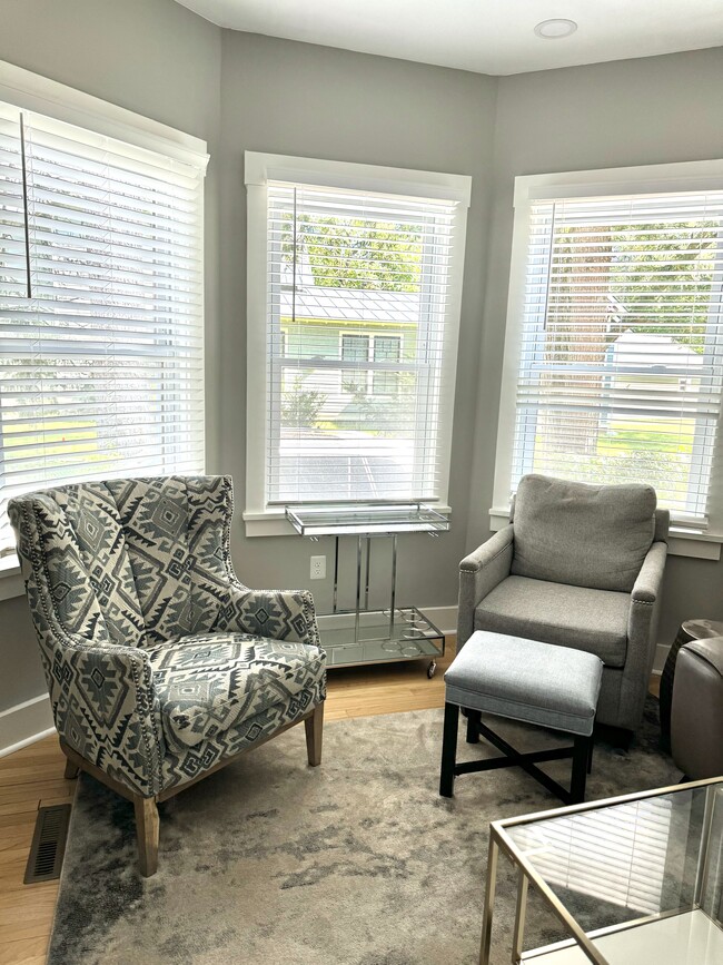 Living Room - Nook - 130 White St