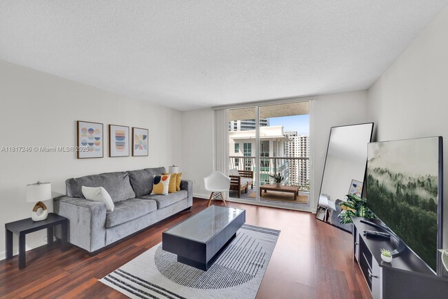 Primary Photo - 1200 Brickell Bay Dr