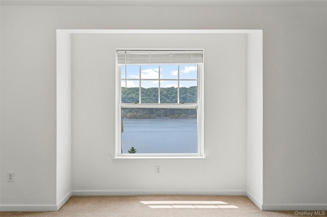 Building Photo - 402 Waterview Dr