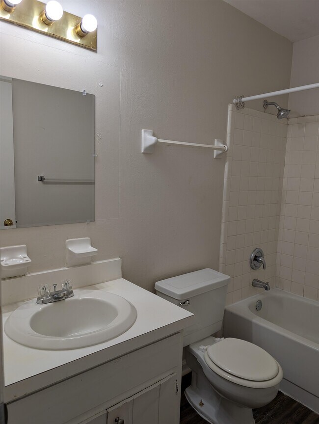 Building Photo - 671 Holyoke Ct