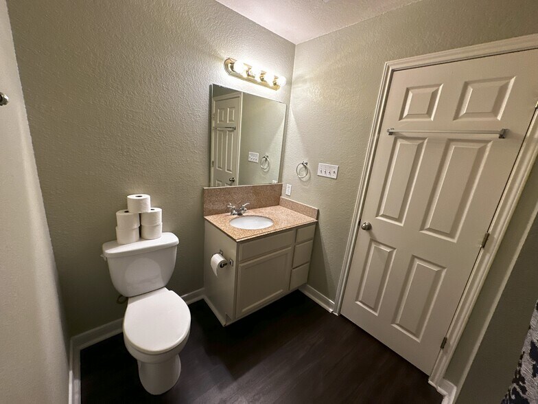 Bathroom (full) - upstairs - 13611 Woodstone Way