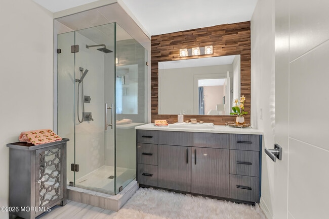 Building Photo - 243 Overbrook Ave