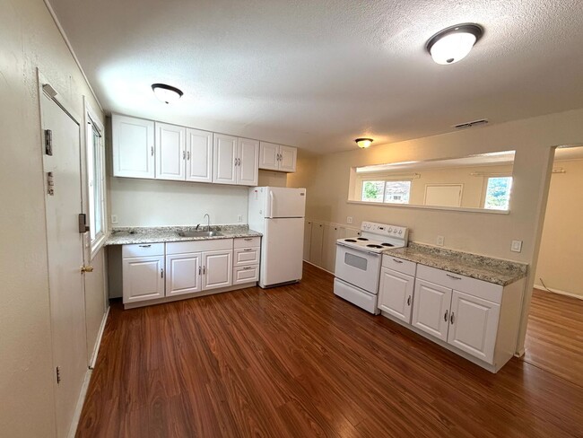 Building Photo - Biker’s Paradise: Cozy 2BR Duplex Steps from UC Davis & Downtown.