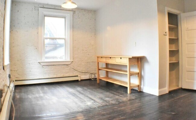 Building Photo - 158 Salem St