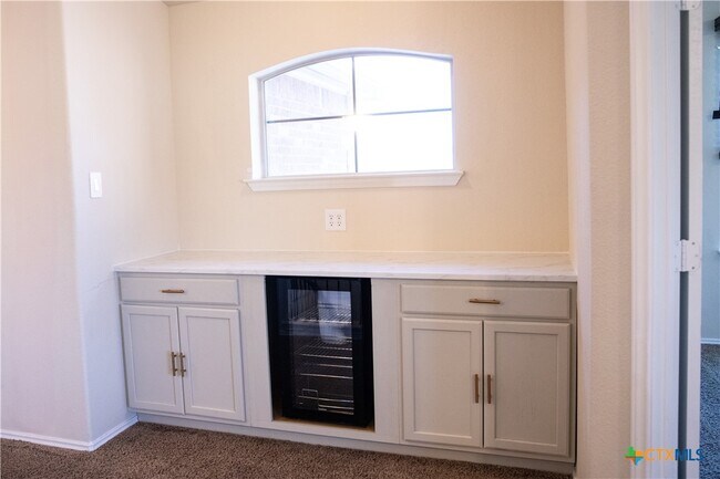 Building Photo - 6006 Ambrose Cir