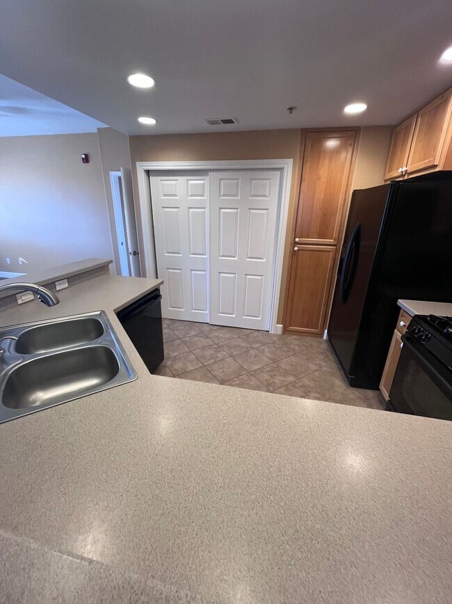 Building Photo - BEAUTIFUL CONDO AT THE PHOENICIAN IN ROSEVILLE!!