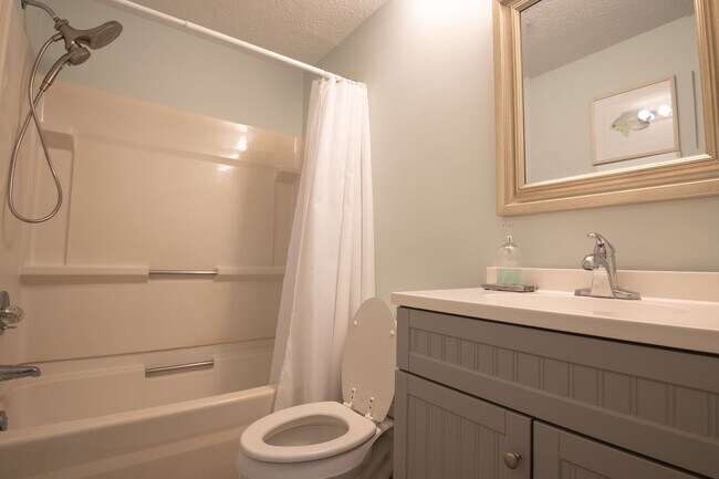 Building Photo - OCEANFRONT GETAWAY OFF-SEASON MONTHLY RENTAL