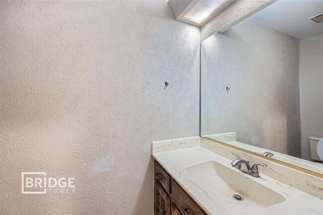 Building Photo - 3005 Saddlehead Dr