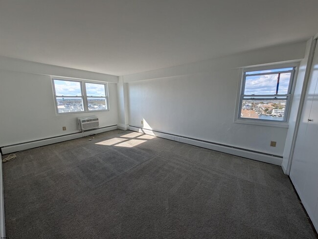 Building Photo - 3817 Ventnor Ave