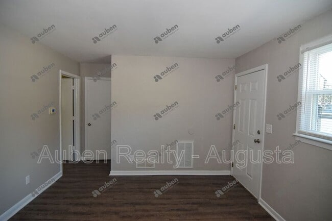 Building Photo - 1602 Johns Rd