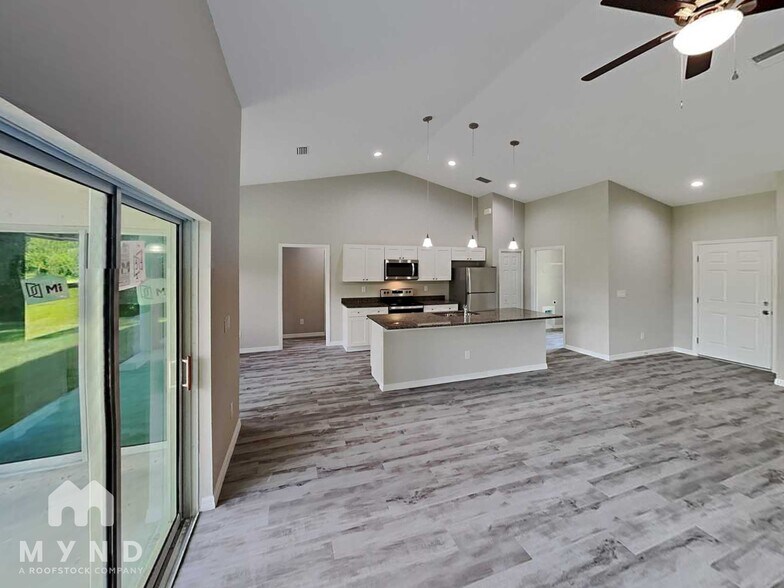 Building Photo - 7356 S Cameo Cir