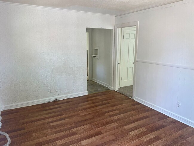 Building Photo - 2729 Avenue C