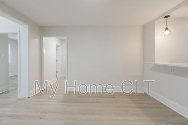 Building Photo - 314 Elm St