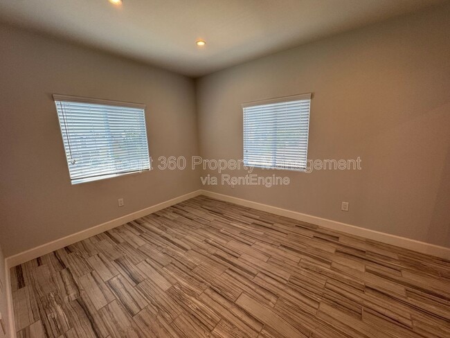 Building Photo - 1143 W 163rd St