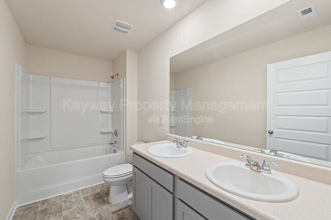 Building Photo - 3262 Carmine Ave