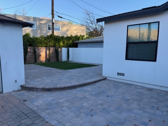 Building Photo - 517 Davis Ave