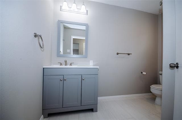 Building Photo - 104 Cole St