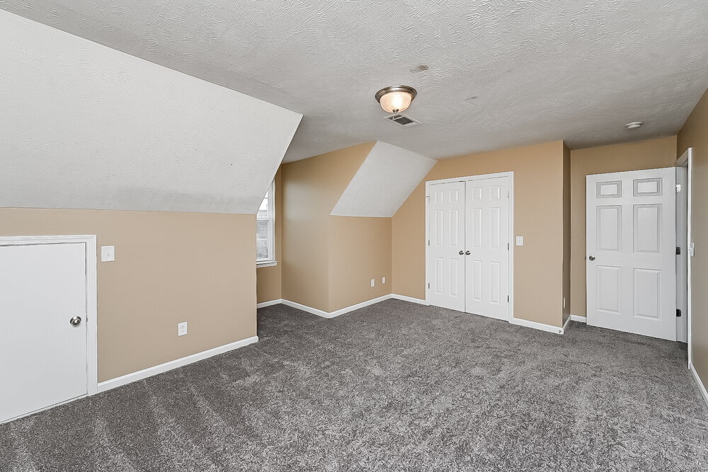 Building Photo - 319 Sarna Dr