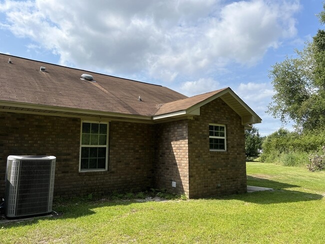 Building Photo - 49 Webb Ct NE