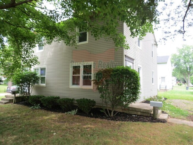 Primary Photo - 186 College St. Groveport, OH 43125