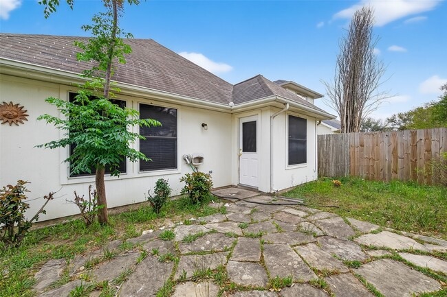 Building Photo - 6615 Windy River Ln