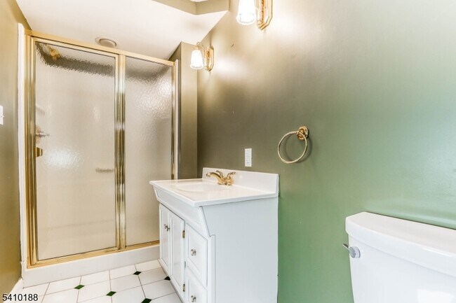 Building Photo - 11 Wordsworth Rd