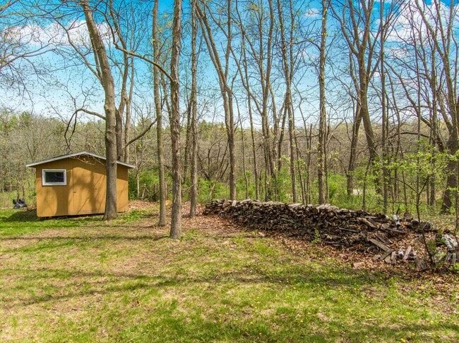 Building Photo - 1870 Sand Ridge Ct