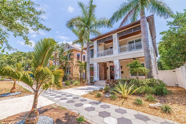 Building Photo - 310 8th Ave N