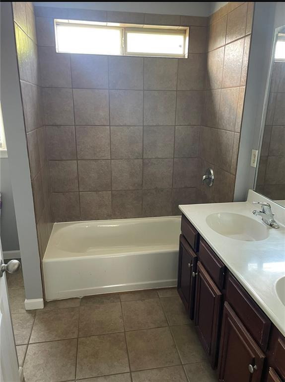 Building Photo - 15 Ollie St NW