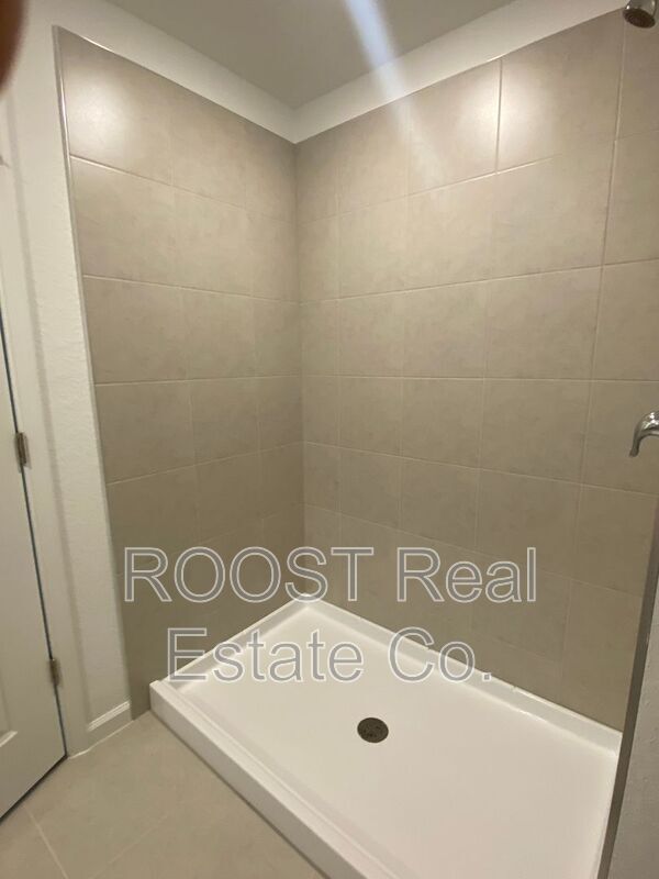 Building Photo - 1541 Newport St SE