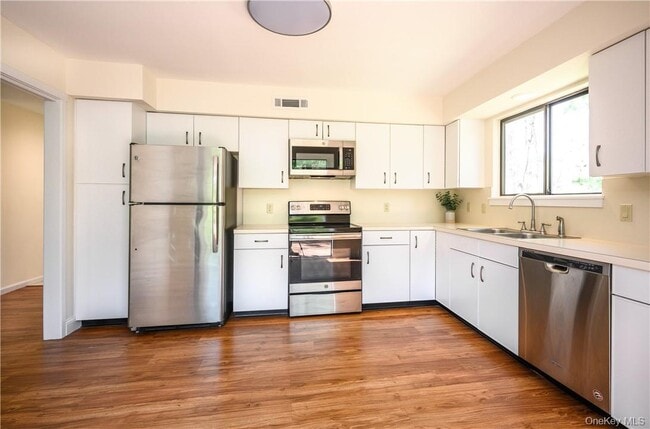 Building Photo - 436 Heritage Hls