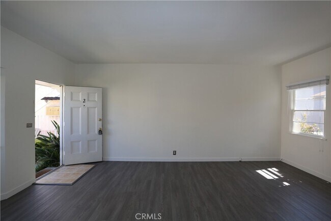 Building Photo - 364 Cliff Dr