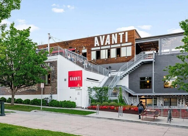 Building Photo - 1475 W 43rd Ave