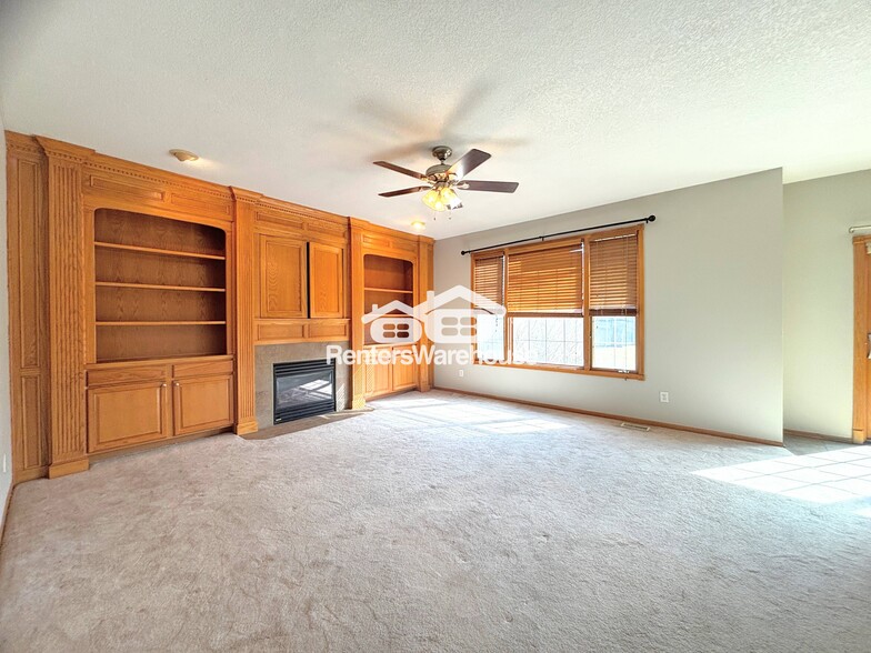 Building Photo - 6874 Dakota Dr