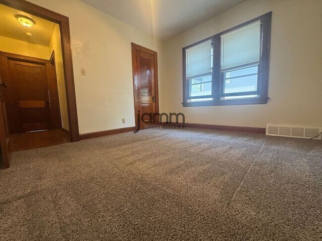 Building Photo - 4347 W 49th St